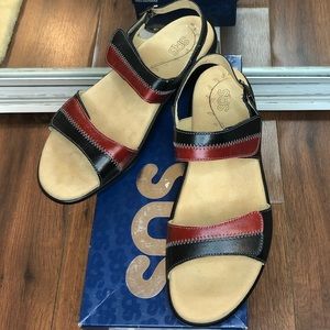 SAS Ladybug Red/Black Cushioned Sandals Velcro 9.5